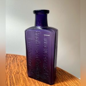 Antique Whiskey Bottle Amethyst Deep Purple Cincinnati, Ohio